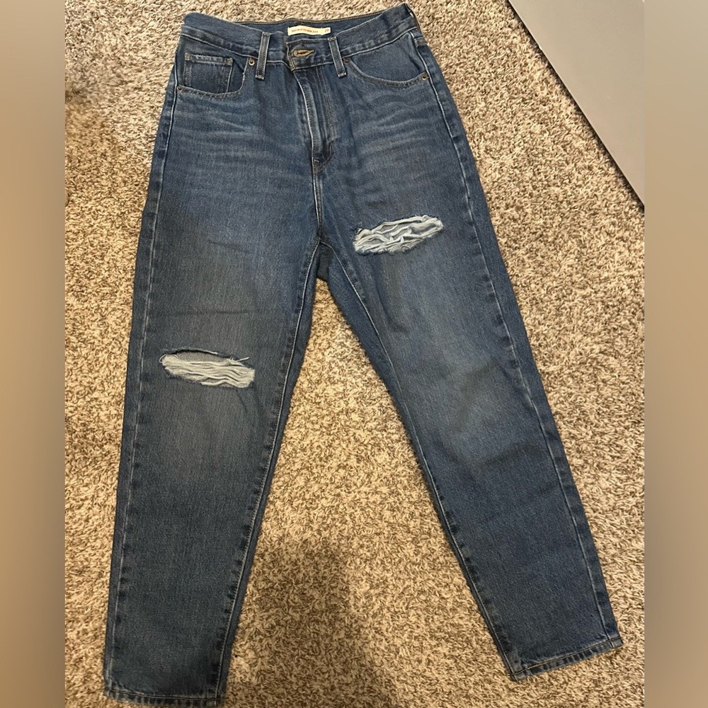 Levi’s High Waist Mom Jeans Size 29 Distressed Vintage Fit Tapered Leg Denim